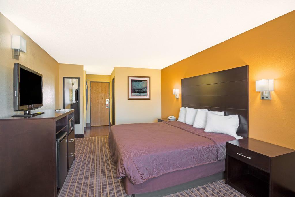 Howard Johnson By Wyndham Вильямс Экстерьер фото